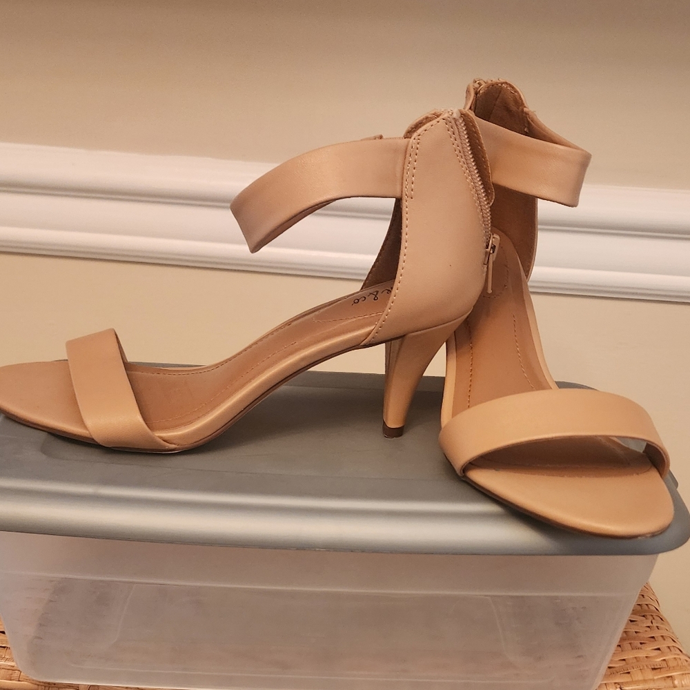 Tan sandal
